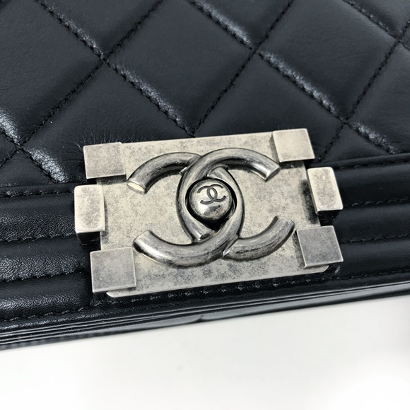 Chanel New Medium Le Boy Lambskin Flap - Picture 5 of 11